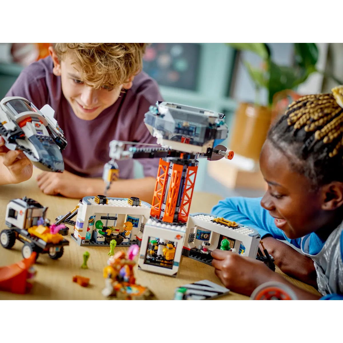 Конструктор LEGO City SpaceBase and RocketLaunchpad 1422 дет. - фото 9
