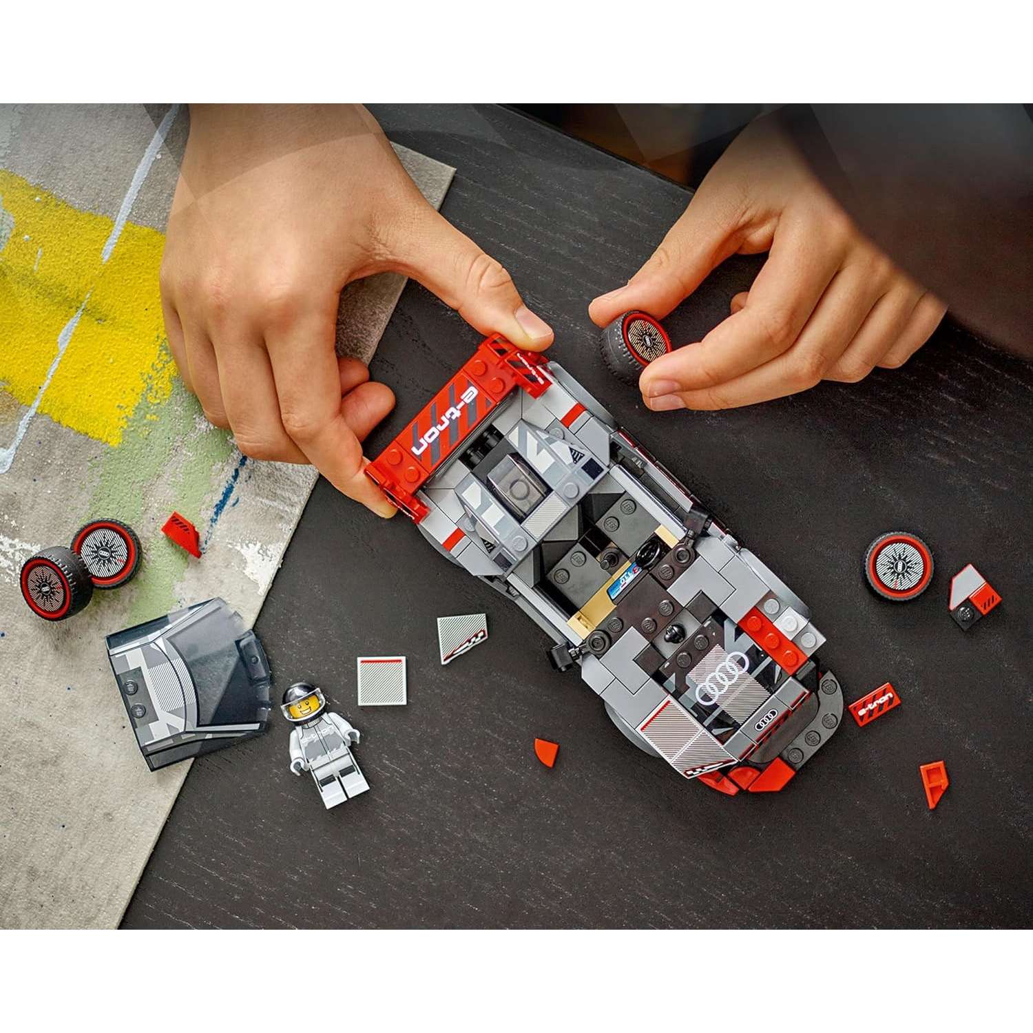 Конструктор LEGO Speed Champions Audi S1 274 дет. - фото 11