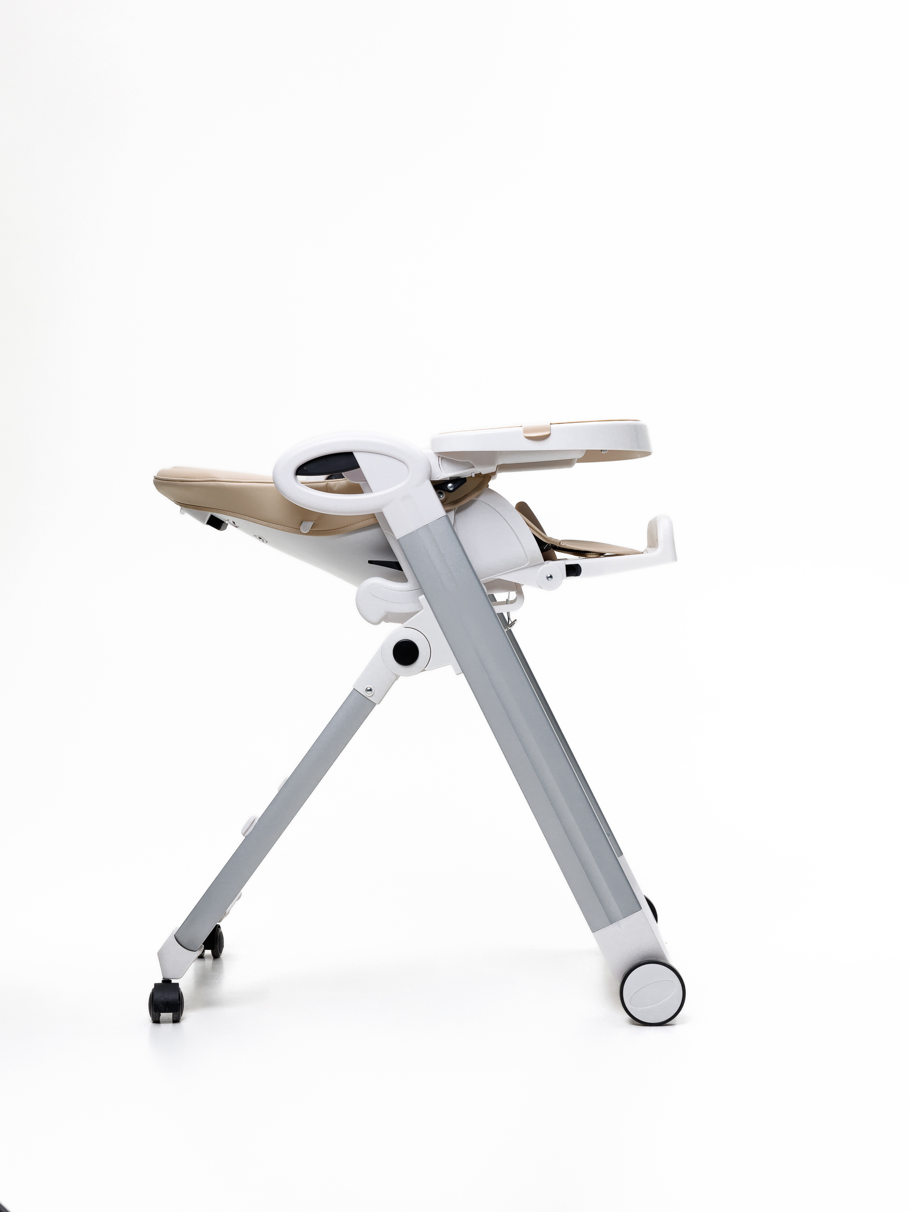 Стульчик для кормления BASSET B2 бежевый - фото 36