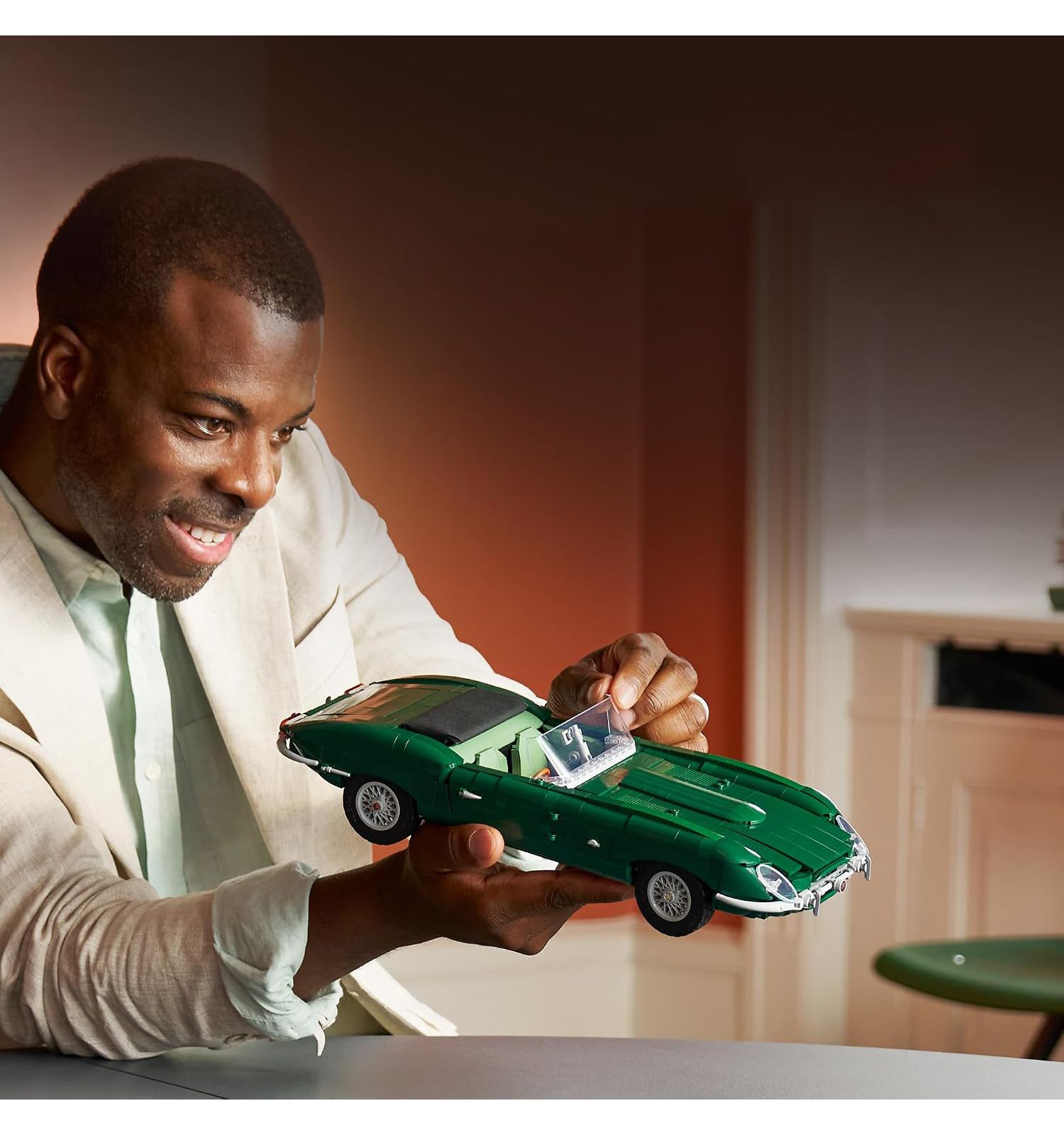 Конструктор LEGO Icons Ягуар E-Type 1673 дет. - фото 7