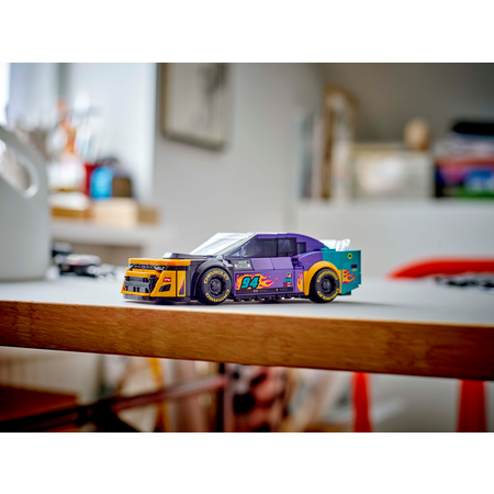 Конструктор LEGO Speed Champions Chevrolet Camaro ZL1 блочный