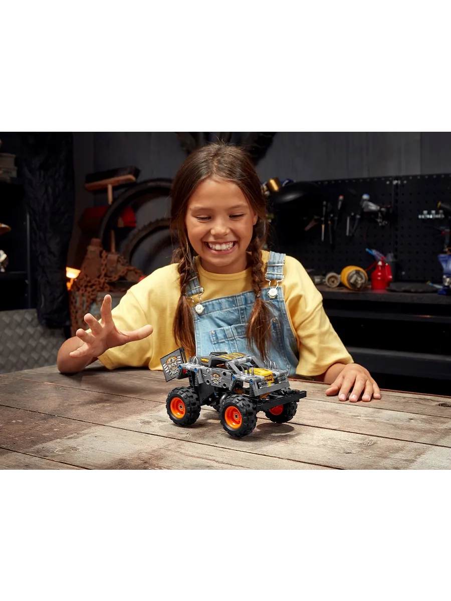 Конструктор LEGO Technic Monster Jam Max-D 230 дет. - фото 9