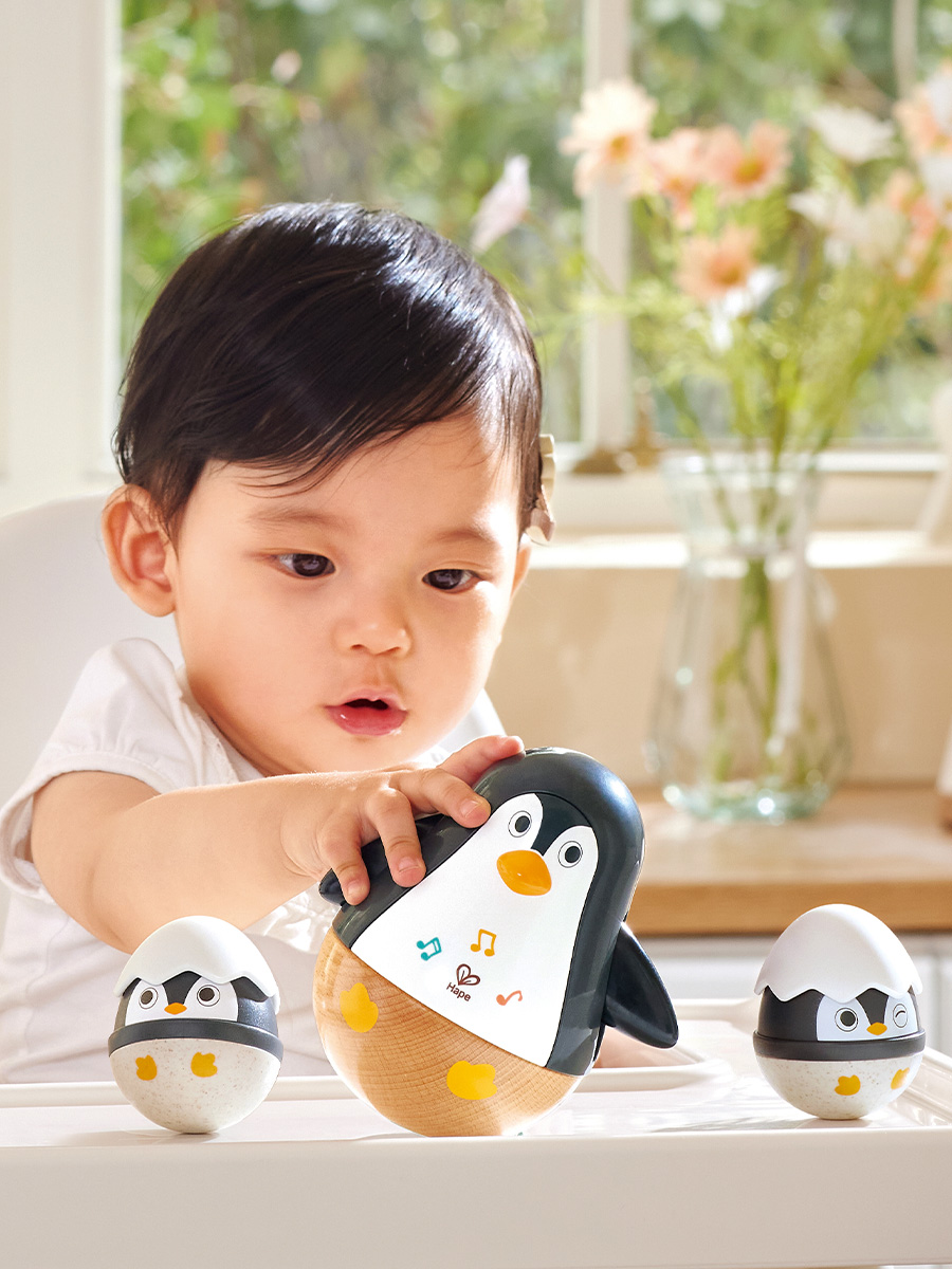 Игрушка Hape неваляшка Семья пингвинов - фото 1