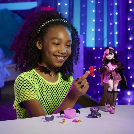 Кукла модельная Monster High Дракулаура