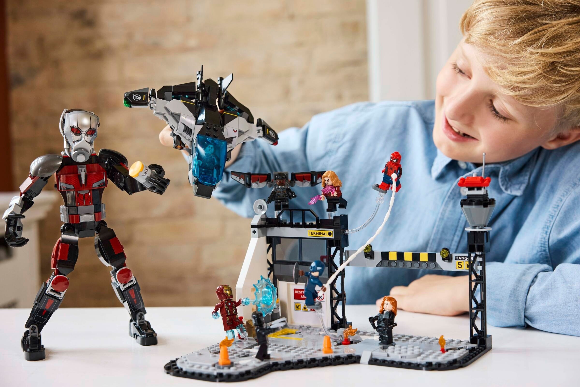 Конструктор LEGO Marvel Super Heroes 76314 736 дет. - фото 4
