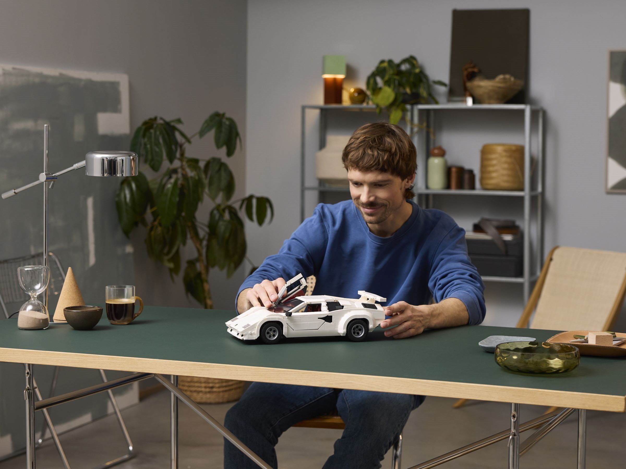 Конструктор LEGO Icons 10337 1506 дет. - фото 7