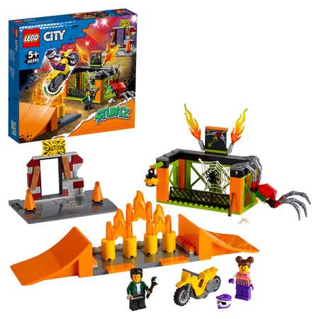 Конструктор LEGO City Парк каскадёров блочный