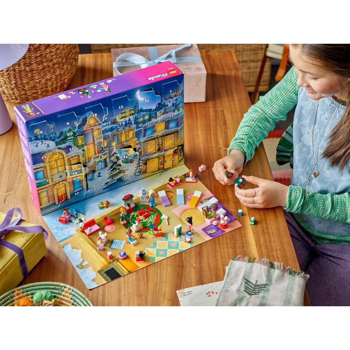 Конструктор LEGO Friends Рождественский календарь 237 дет. - фото 11